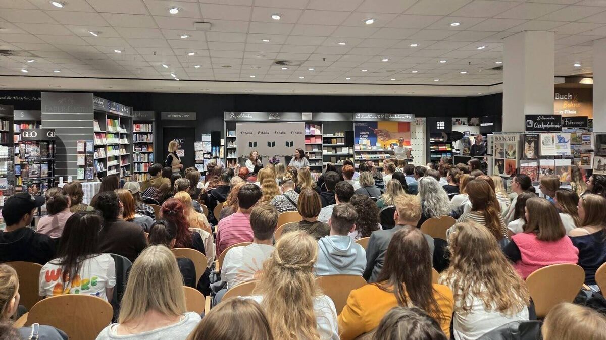 Auch Mitglieder des CSD-Komitees aus Cuxhaven waren bei der Veranstaltung in Hamburg dabei. Foto: CSD Cuxhaven