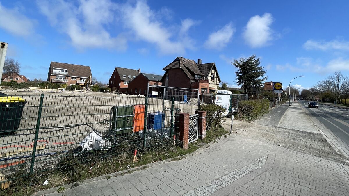 Der aus zwei Gebäuden bestehende Komplex entsteht in zentraler Lage an der Brockeswalder Chaussee in Cuxhaven. Foto: Reese-Winne