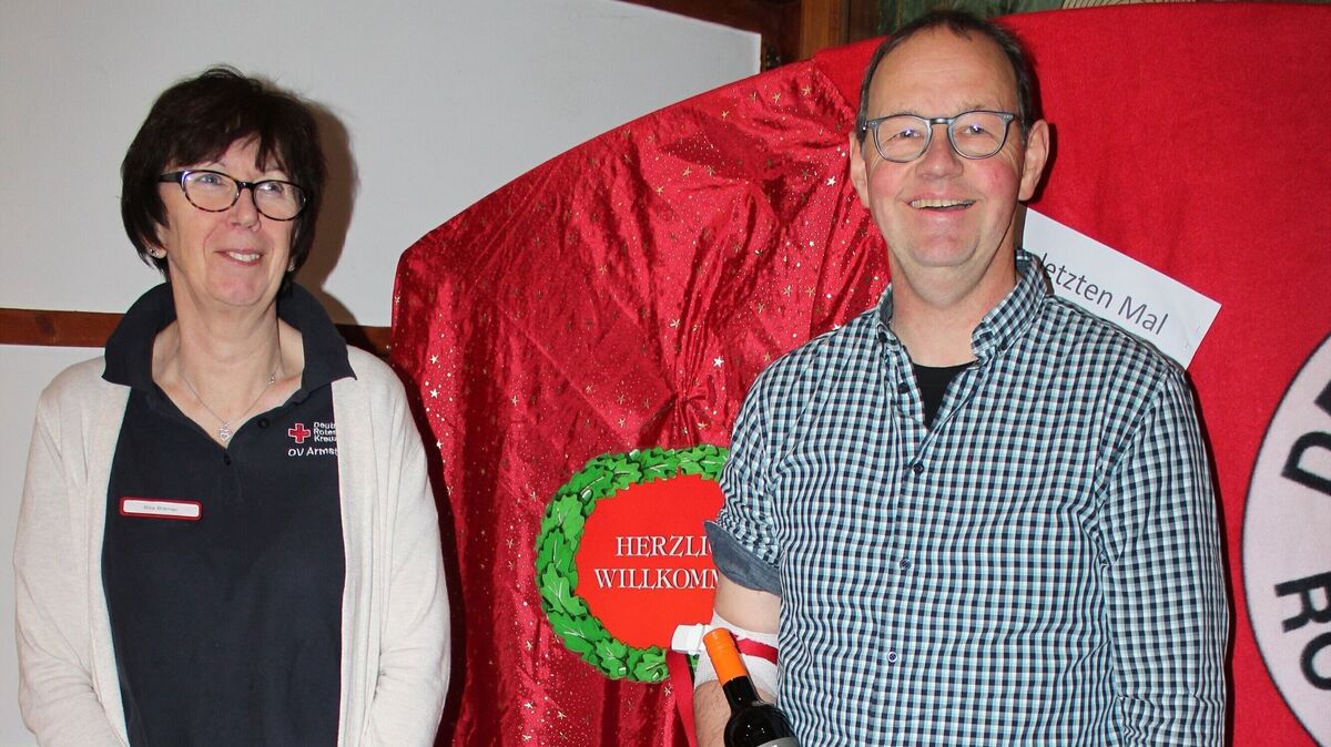 Der Armstorfer Günter Fenner kommt zur 100. Blutspende ins Armstorfer Jugendzentrum. Foto: Morjan