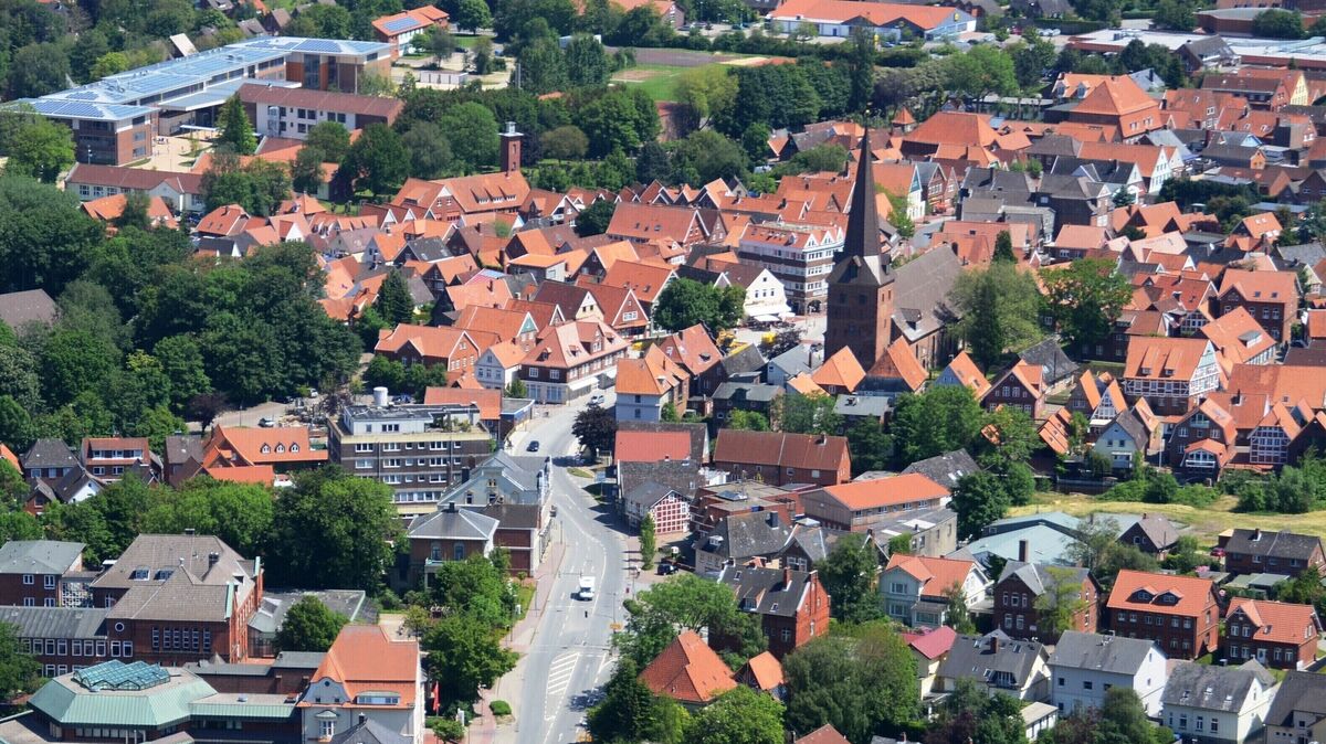 Die Entwicklung von Kommunen - unser Archivfoto zeigt die Otterndorfer Altstadt - hängt auch davon ab, welchen Rahmen die Raumordnungsprogramme des Landes und des Kreises vorgeben. Archivfoto: Schröder