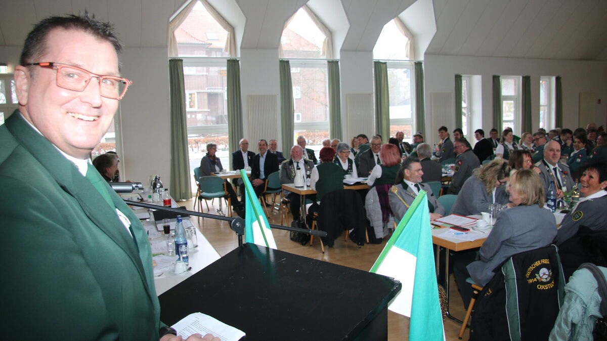 Bezirkspräsident Thomas Brunken erinnerte bei der gut besuchten Kreisdelegiertentagung in Neuenkirchen an die Werte des Schützenwesens. Foto: Potschka