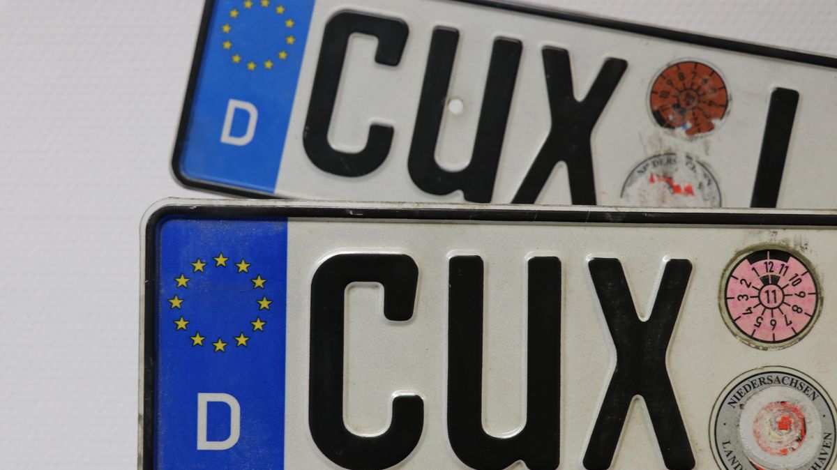 Das CUX-Kennzeichen ist beliebt: Am Jahresende 2019 waren nach Angaben der Zulassungsstelle 188 043 aktive Fahrzeuge im Zulassungsregister eingetragen - 3208 Fahrzeuge mehr als im Vorjahr. Foto: Mangels