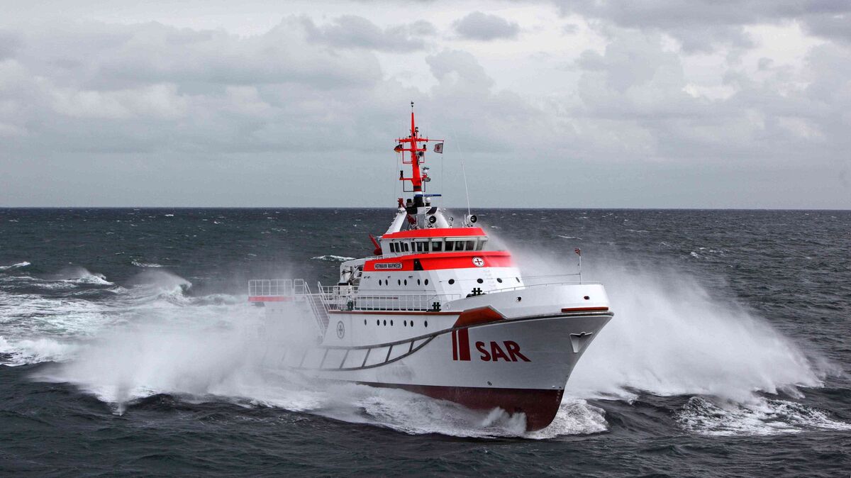 Der Seenotrettungskreuzer "Hermann Marwede" der Deutschen Gesellschaft zur Rettung Schiffbrüchiger (DGzRS) auf Kontrollfahrt: Das Spezialschiff der 46-Meter-Klasse ist auf Helgoland stationiert. Foto: Foto: Die Seenotretter - DGzRS/Helmut Hofer