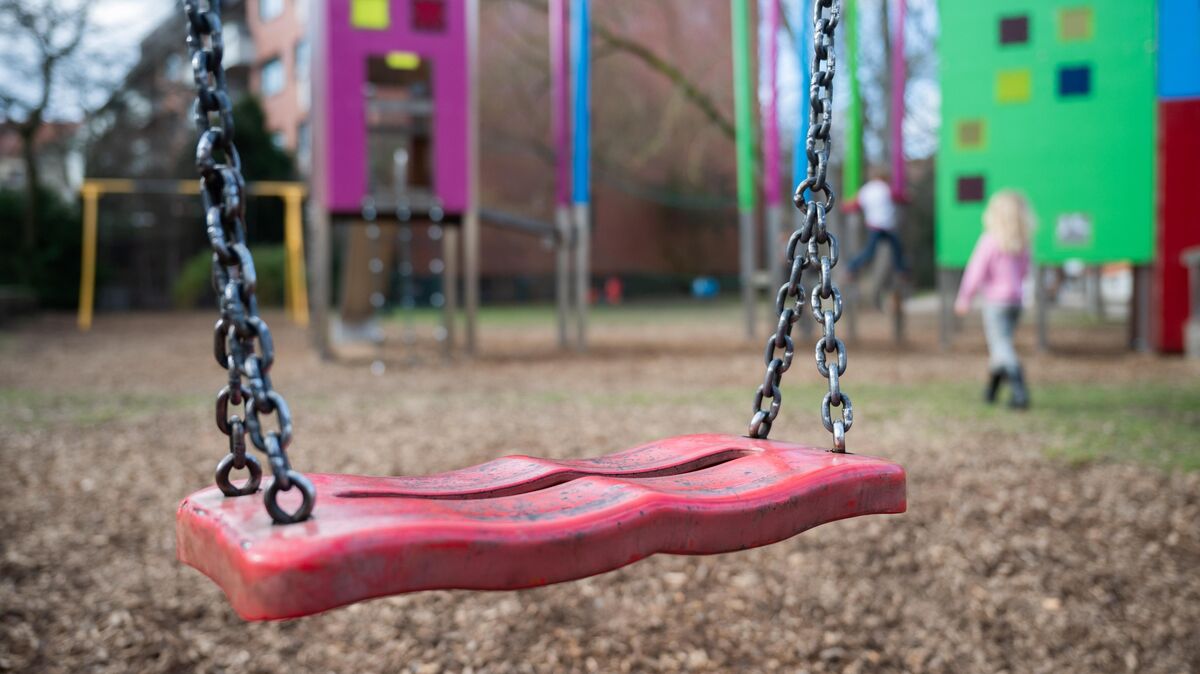 Am helllichten Tag soll es auf einem Spielplatz in Lamstedt zu einer versuchten Vergewaltigung einer Zwölfjährigen gekommen sein. Ein Mann sitzt in Untersuchungshaft. Foto: Julian Stratenschulte