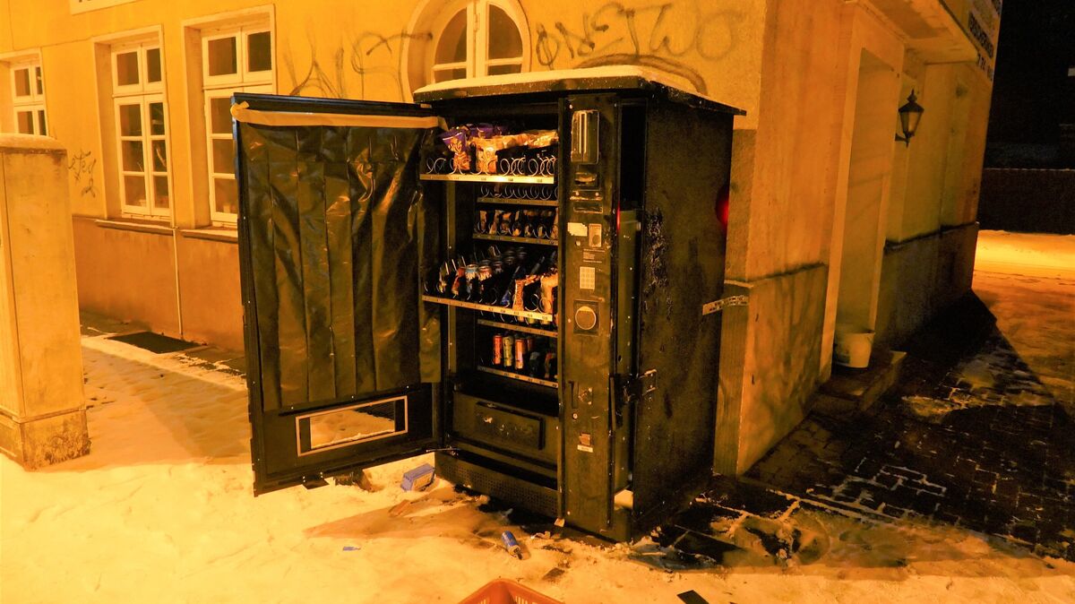 Der Aufbruch des Automaten führte laut Polizei Cuxhaven zu einem Schaden von rund 11.000 Euro. Foto: Polizei Cuxhaven
