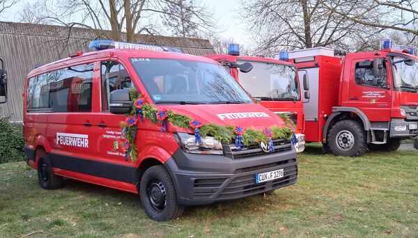 Feuerwehr Wingst setzt auf modernste Technik: Neues Transportfahrzeug ist da