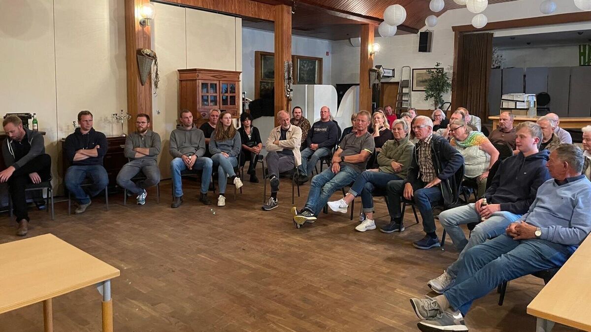 Zahlreiche Ostener verfolgten die Gemeinderatssitzung und nahmen die Gelegenheit wahr, Fragen zum Windpark zu stellen. Foto: Kramp