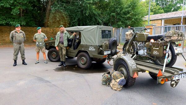 "Tränen in den Augen": Ex-Soldaten treffen sich nach fast 40 Jahren in Altenwalde