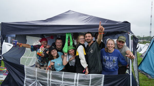Hauptanreise-Tag beim Deichbrand-Festival 2025 in Wanhöden: Der Donnerstag in Bildern