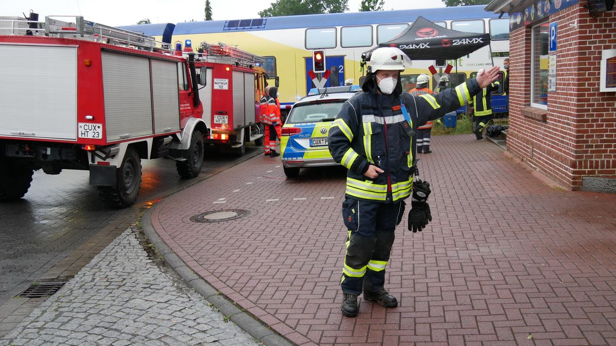Am Montag war in Hemmoor eine Frau ums Leben gekommen, als sie am Bahnhof von einem Zug erfasst wurde. Nicht das erste Zugunglück im Kreis Cuxhaven. Foto: Lange