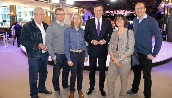 David McAllister im EU-Parlament über die Schulter geschaut