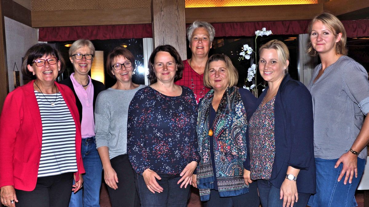 Petra Tiemann, Sigrid Richter (Referentin), Claudia Weigelt-Böltes, Sabine Wist, Susanne Puvogel, Rita Dankers, Miriam Fröhlich, Katharina Lehmann (v.l.); es fehlt die ebenfalls in den Vorstand gewählte Daniele Böttjer. Foto: red