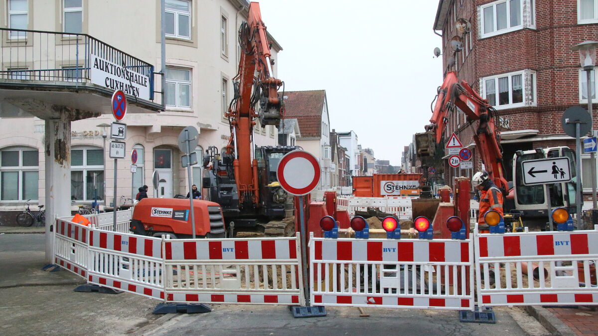 In der Mittelstraße hatte der Ausbau des Regenwasserkanalnetzes über Wochen hinweg für Verkehrsbeeinträchtigungen gesorgt. Thema waren kürzlich aber vor allem die entstandenen Mehrkosten. Foto: Potschka