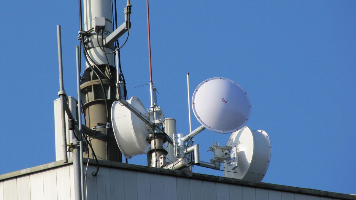 Die Antennen der Amateurfunkstation auf dem Wingster Olymp. Foto: Ortsverband Wingst (E32)