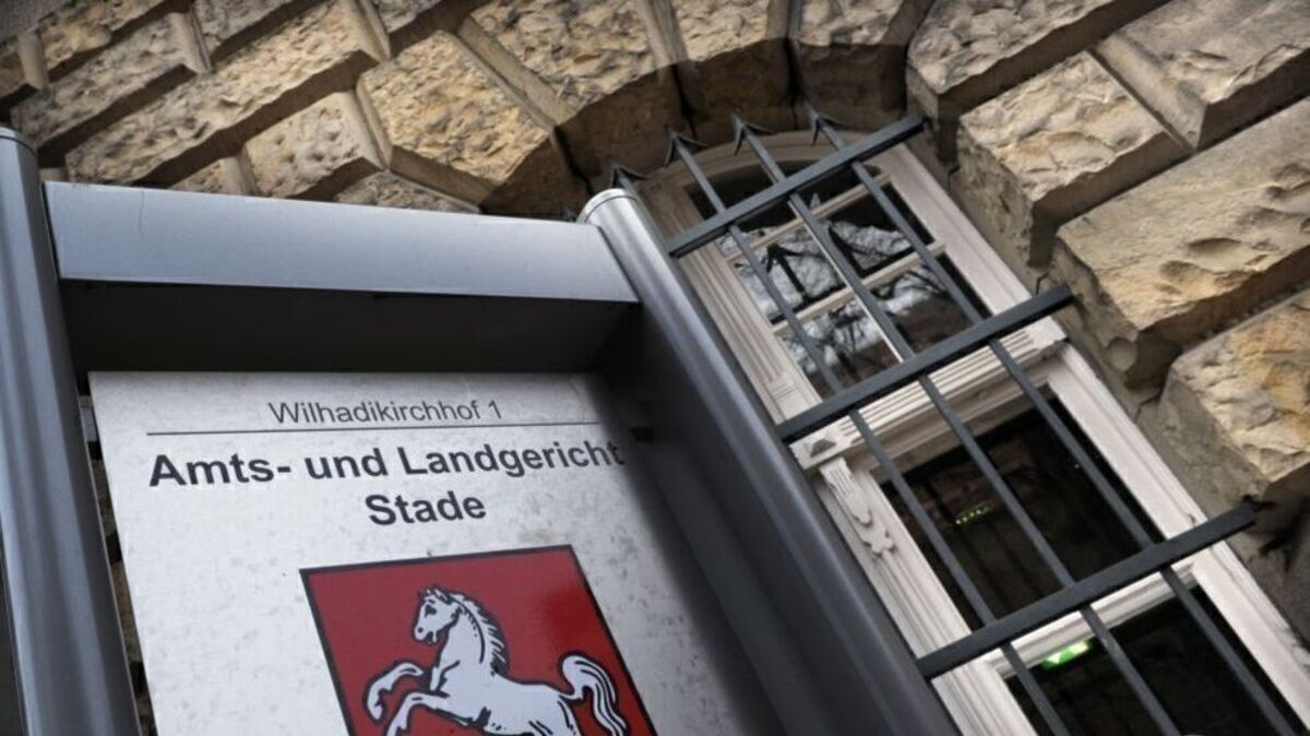 Zwei Bremerhavener müssen vor dem Landgericht Stade unter anderem wegen versuchten Totschlags verantworten. Foto: dpa