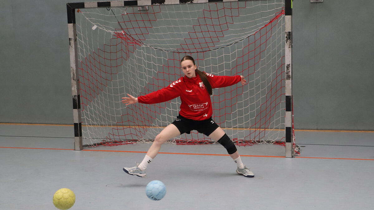 Darenka Steffens vom TSV Altenwalde hat eine Lieblingsposition als Handballerin: die der Torhüterin. Fotos: Witthohn