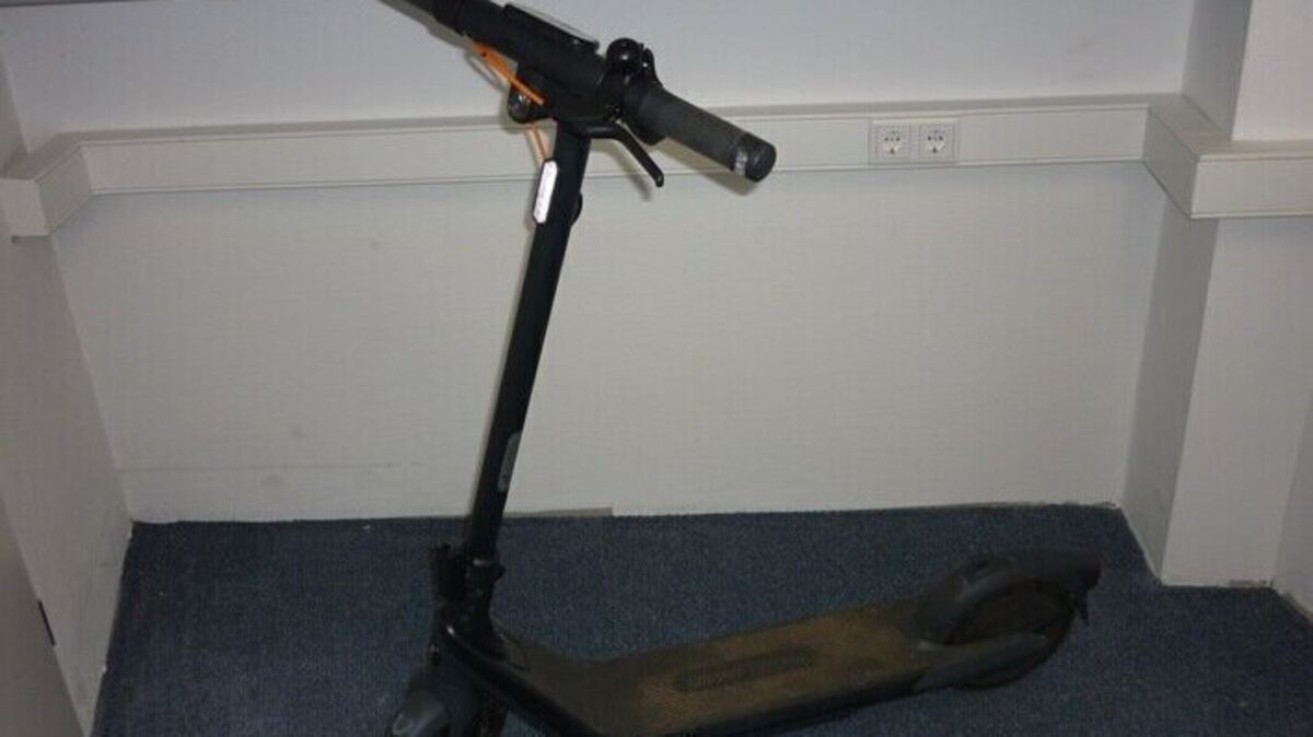 Wer erkennt diesen E-Scooter? Die Polizei Cuxhaven bittet die Eigentümerin oder den Eigentümer, sich zu melden. Foto: Polizei Cuxhaven