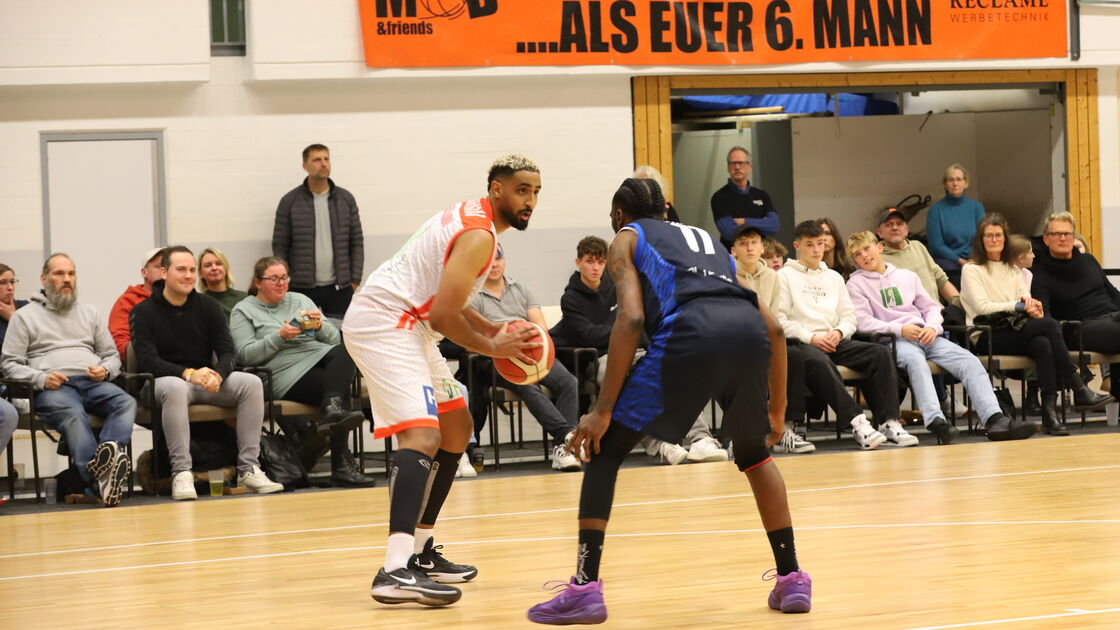 Die Cuxhaven BasCats lösen die Pflichtaufgabe CNV Medien