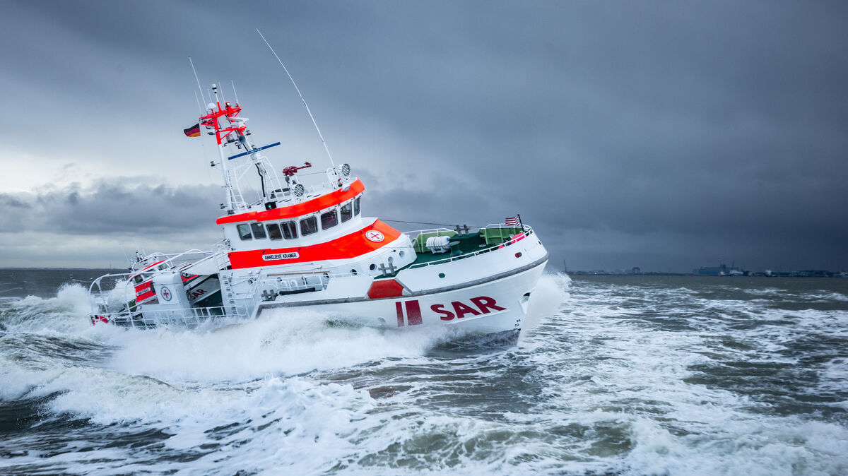 Einsatz der „Anneliese Kramer“: Die Cuxhavener Crew steht im Fokus der neuen NDR-Doku „Die Seenotretter“. Foto: Keller/ Die Seenotretter - DGzRS