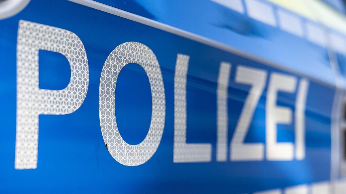 Den Sachschaden schätzt die Polizei auf etwa 10.000 Euro. Symbolfoto: David Inderlied/dpa